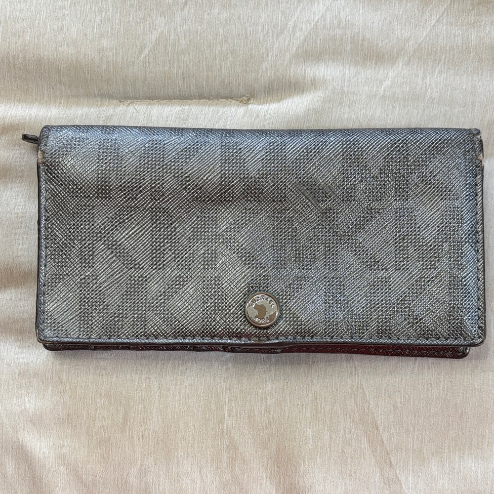 Elegant Gray Women's Clutch